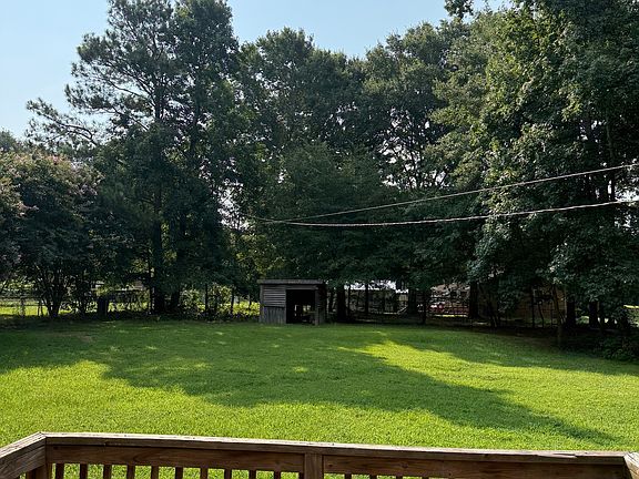 2nd image of 724 Virginia Ln