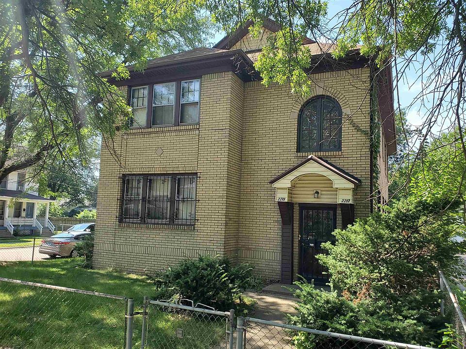 1st image of 2217 8th St