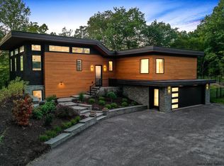 150 Round Top Rd, Germantown, NY 12526