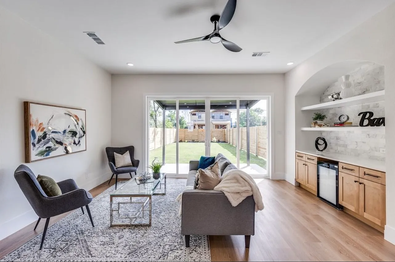 3 bed, 1800 sqft, $3,000 — Photo 4