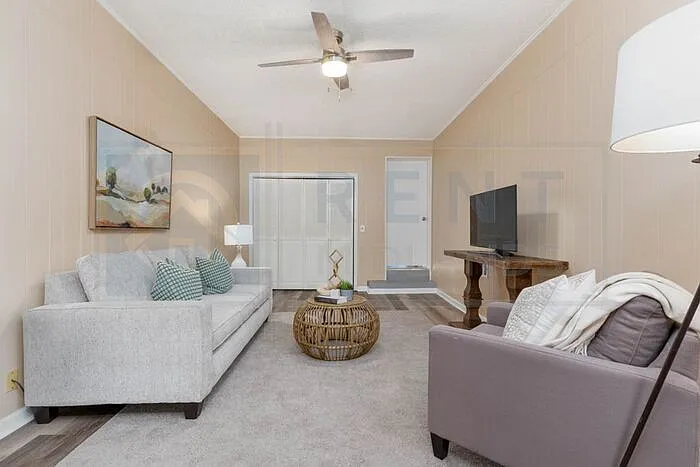 2532 Parkwood Dr — Photo 13