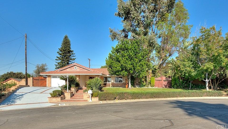 1st image of 3221 E Townsite Dr