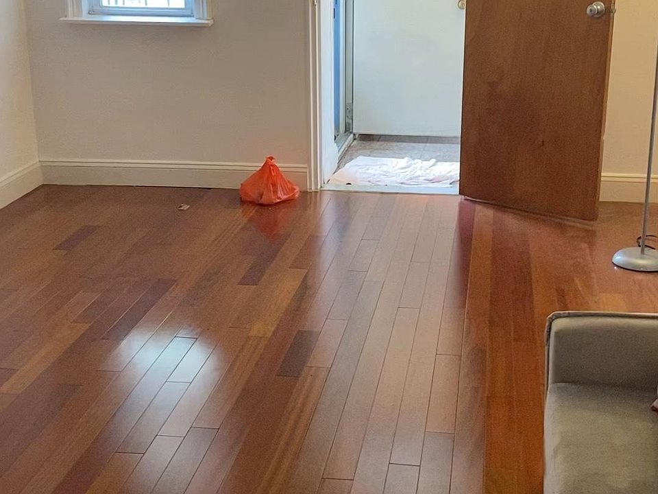 1st image of 2321 Throop Ave #1