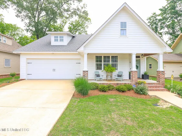 12 Oakwood Glen Dr, Clinton, MS 39056