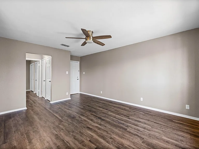 5215 Saint Georges Grn #D — Photo 5
