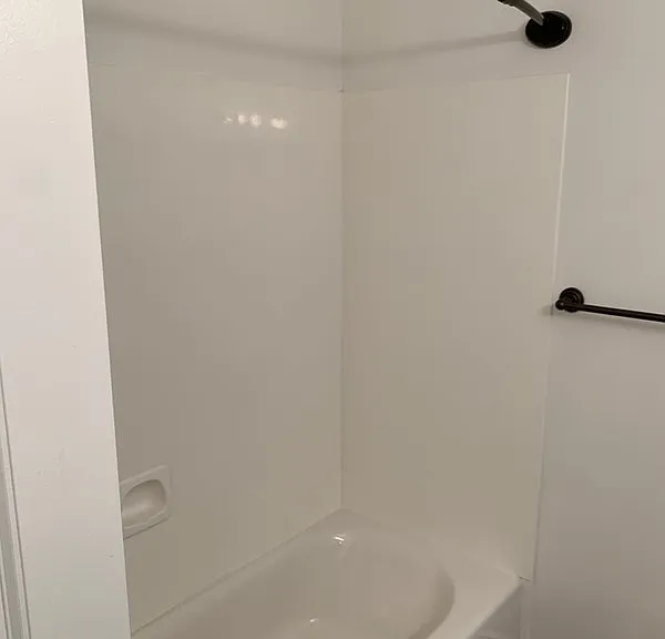 282 W 1975 N — Photo 11