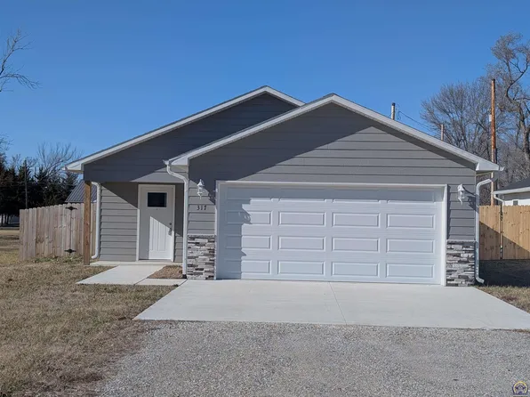 317 S Walnut St, Lebo, KS 66856