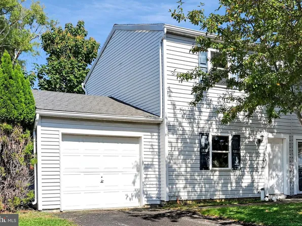 3 Walnut Mill Ln, Lebanon, PA 17042
