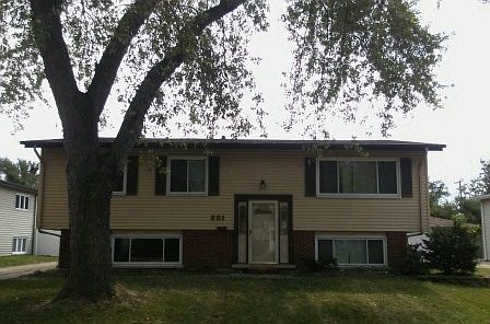 1st image of 221 Lee St
