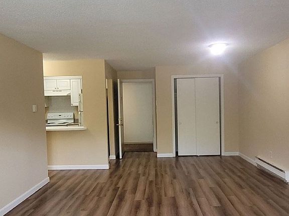 4th image of 180 Main St APT A1