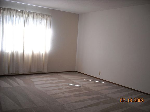 2nd image of 578 S Eden Ave