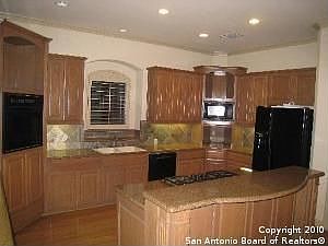 4th image of 16 Worthsham Dr