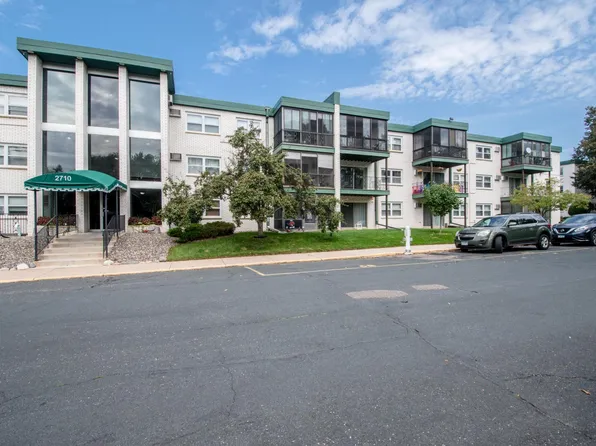 2710 Dale St N #B-212, Roseville, MN 55113