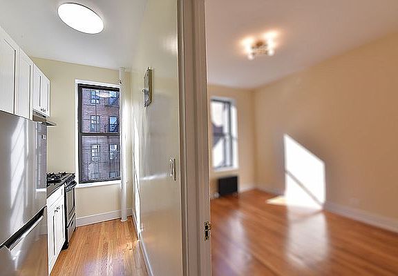 5th image of 342 E 81st St APT 4C