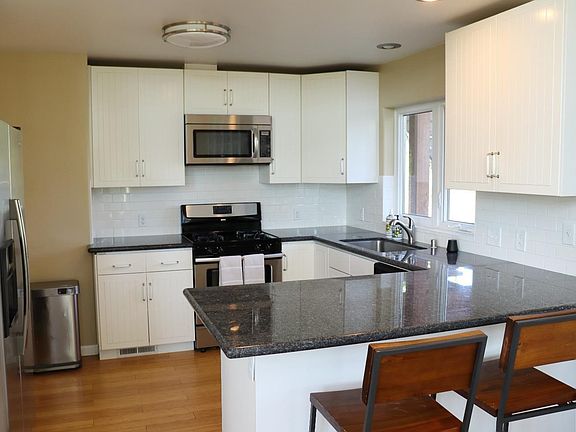 4th image of 2151 Baywood Way