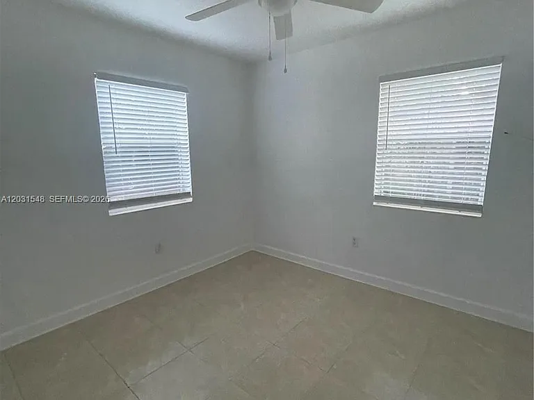 420 SW 25th Ave — Photo 6