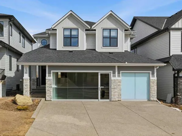 136 W Creekstone Hl SW, Calgary, AB T2X 5G6