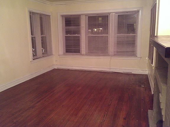 3rd image of 3855 N Sawyer Ave