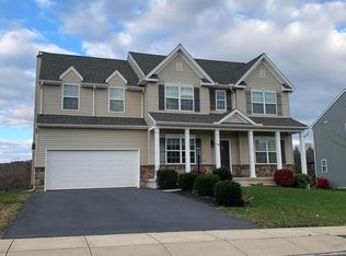 10 Furlong Rd, Douglassville, PA 19518