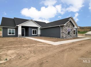 3115 Grandview Ln, Emmett, ID 83617