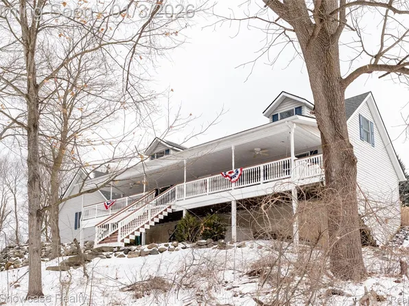 836 N Main St, Milford, MI 48381