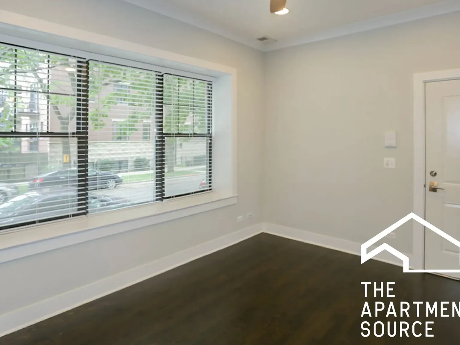 3 bed, 1.5 bath, 1370 sqft, $2,950 — Photo 3