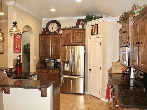 4th image of 6716 Amber Dr