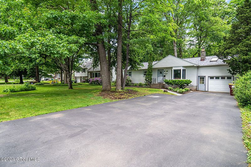 2nd image of 53 Woodside Drive