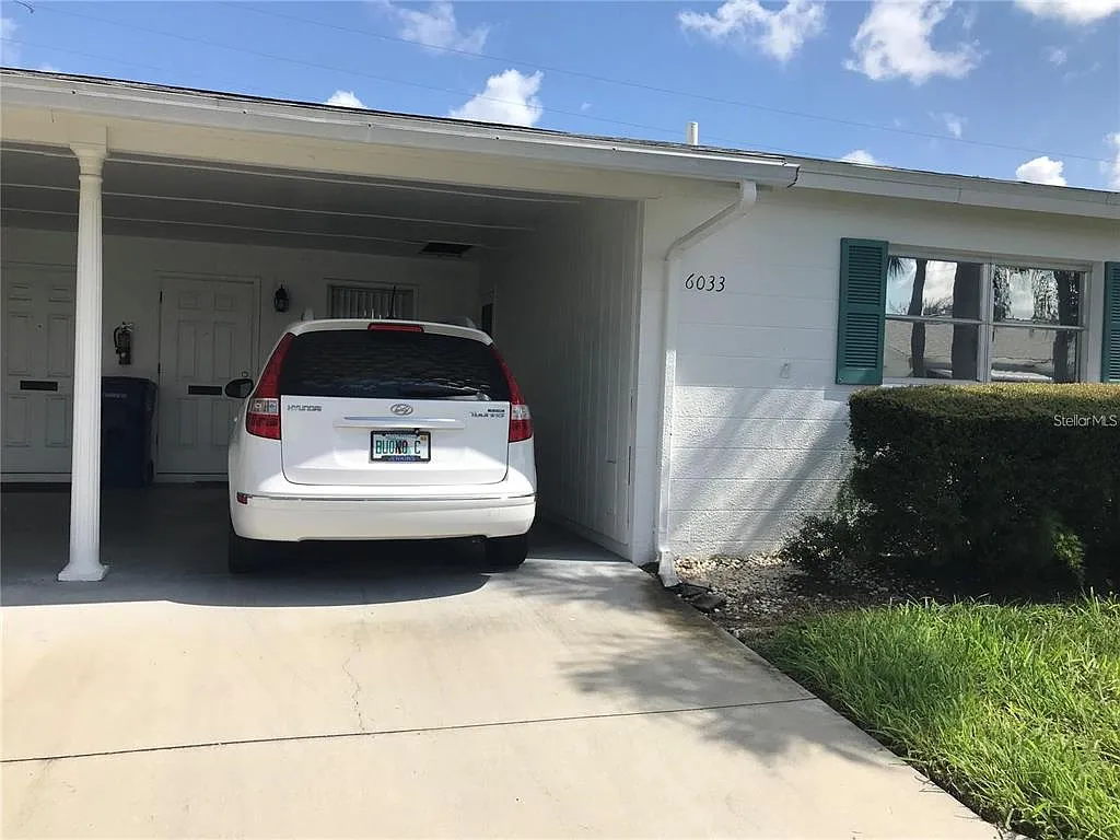 2 bed, 1.0 bath, 865 sqft, $1,500 — Photo 2
