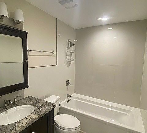 4th image of 557 De Leon Dr