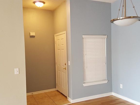 5th image of 7055 Deer Lodge Cir Unit 110
