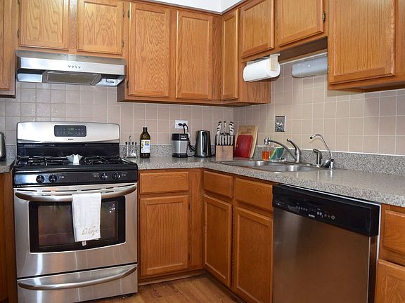 5th image of 608 Waterford Dr #3C