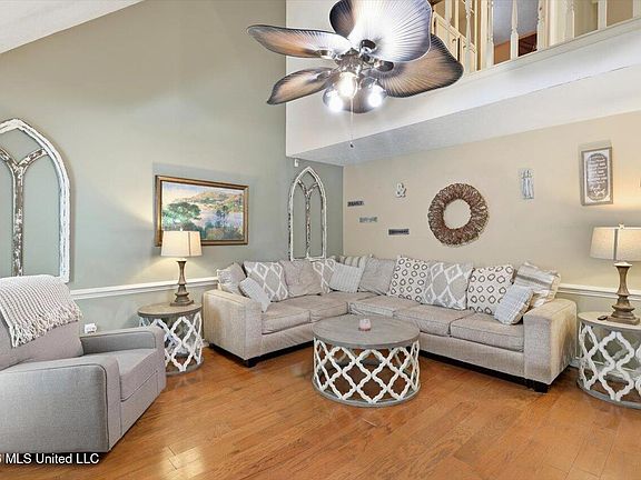 5th image of 573 Dogwood Ln