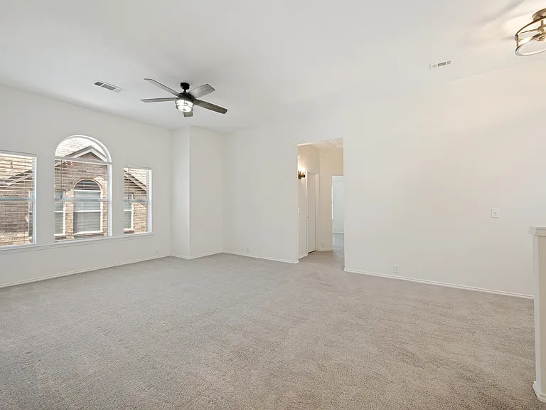 7086 Richmond Dr — Photo 15