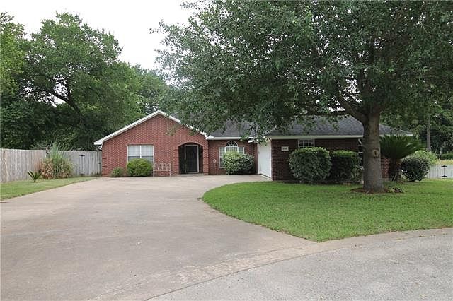 1st image of 808 Craddock Ct