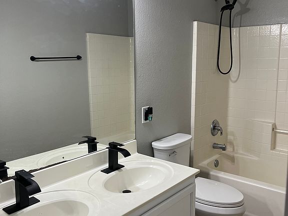 5th image of 619 E Rancho Viejo Loop