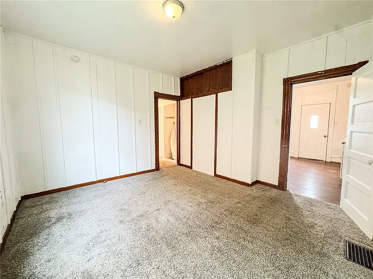 604 Center Ave — Photo 11