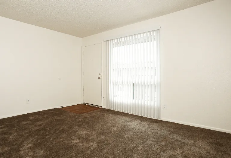 The Summit Apartments — Photo 10