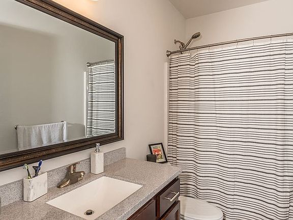 5th image of 755 Summit Dr #6438794
