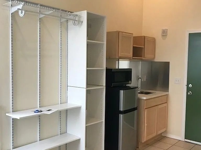 Riano by aPodment Suites Where Ballard Vibe Meets Smart Micro-Living — Photo 7