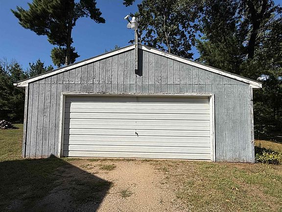 17th image of 1086 Chicago Rd
