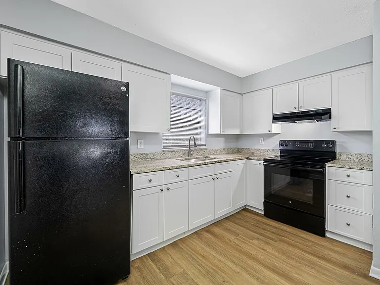 1308 W Waters Ave — Photo 8