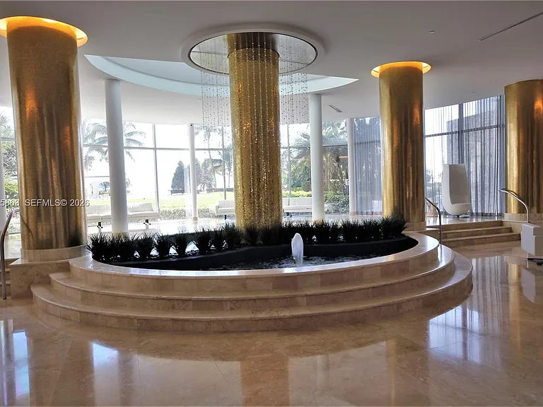 5161 Collins Ave #1012 — Photo 41