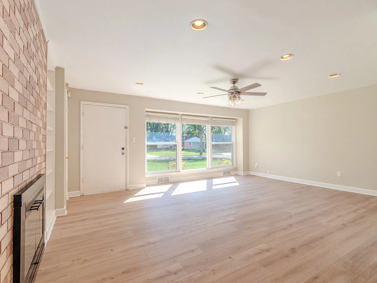 3 bed, 1198 sqft, $1,800 — Photo 4