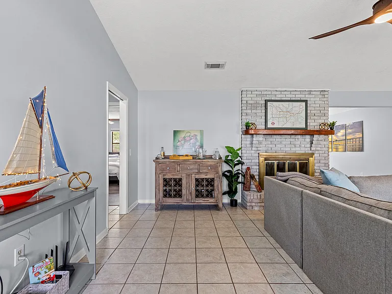 3024 Laurie Ave — Photo 3