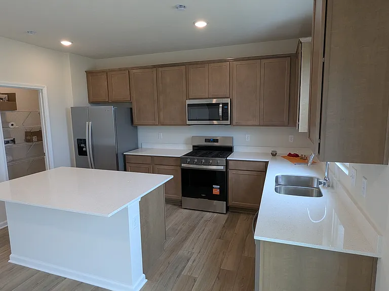 3858 Sterling Dr — Photo 6