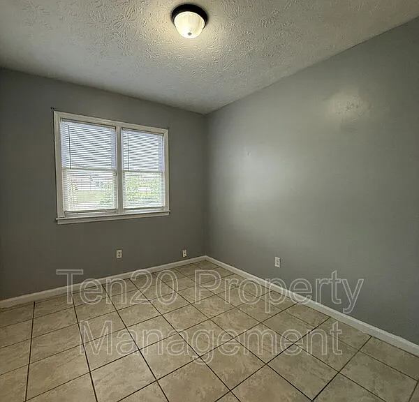 6200 Olde Towne Dr #A — Photo 5