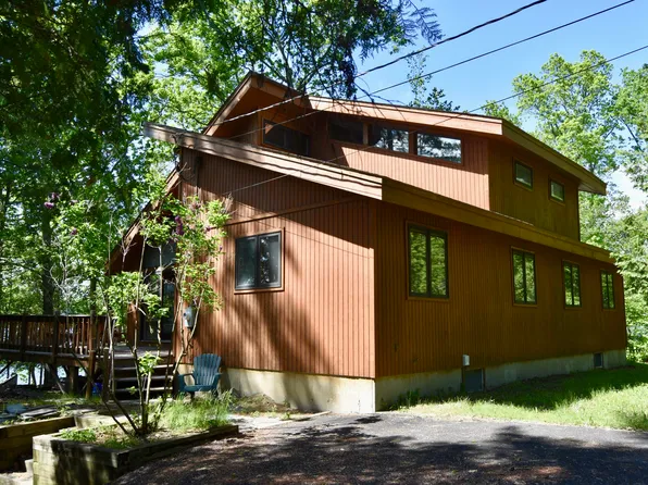381 Corlear Dr, Willsboro, NY 12996