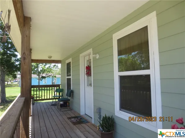 466 N Herbert St, Bloomington, TX 77951