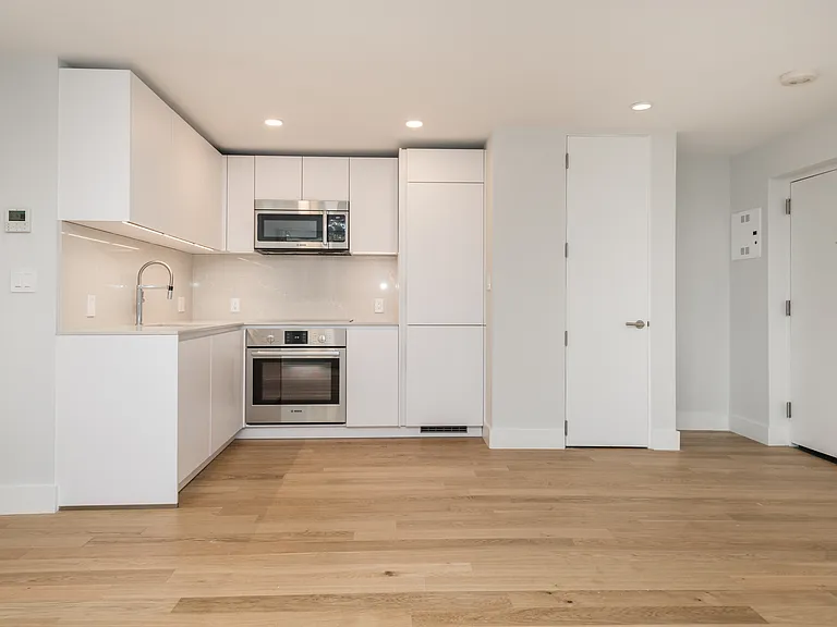 334 Harvard St #L2 — Photo 4